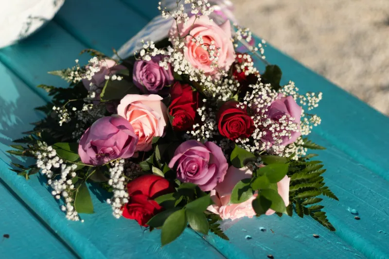 Ramo Mixto de Rosas Rojas y Tonos Pastel