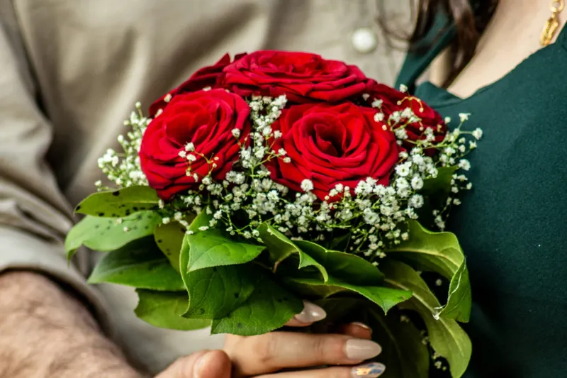 Ramo de Rosas Rojas Detalle Romántico