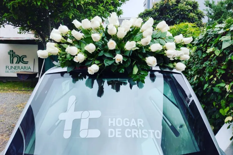 Decoración de carroza fúnebre